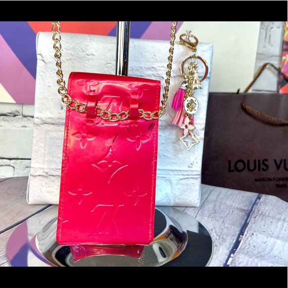 Louis Vuitton HOT PINK vernis leather pouch crossbody or bum bag w/keychain - Picture 2 of 10